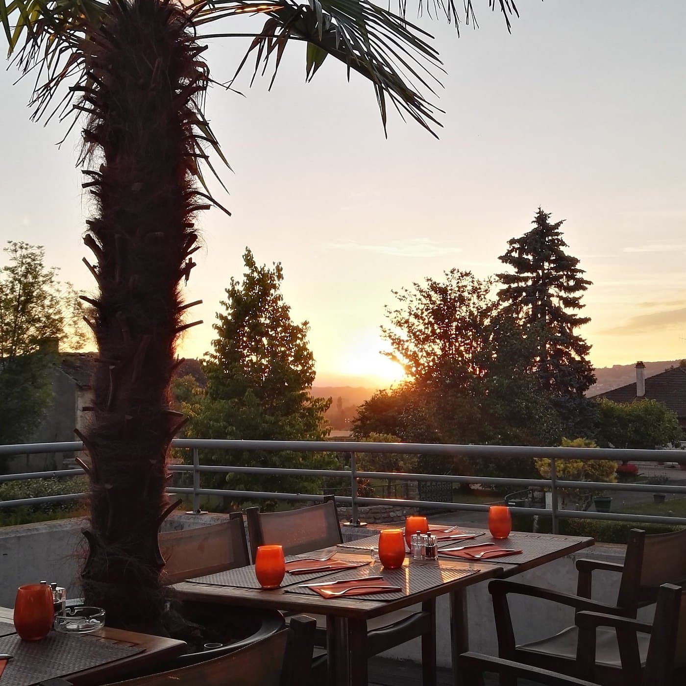 Coucher de soleil sur la terrasse